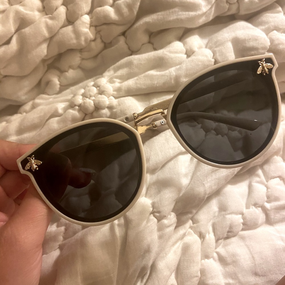Fashion nude sunglasses